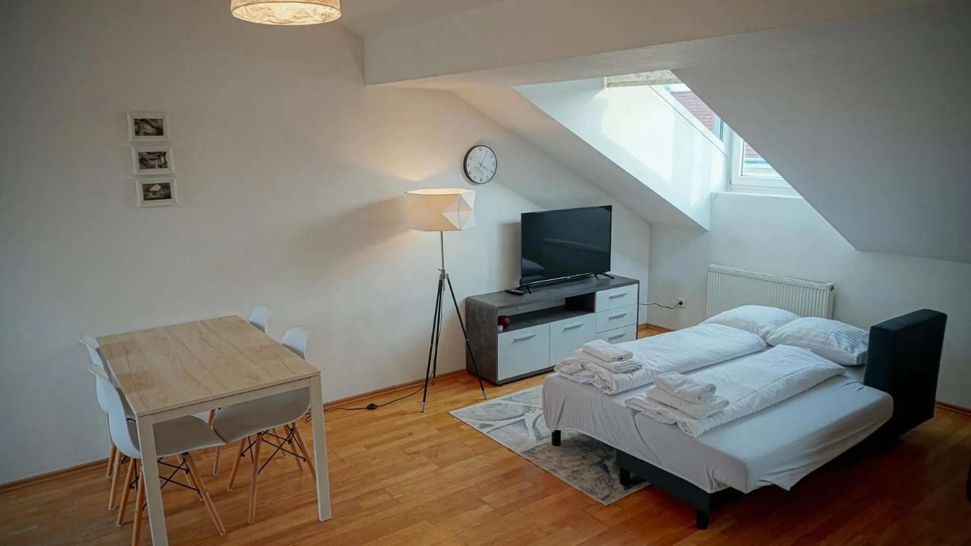 Sonniges Apartment Mit Terrasse, 15Min Ins Zentrum Wien Østrig