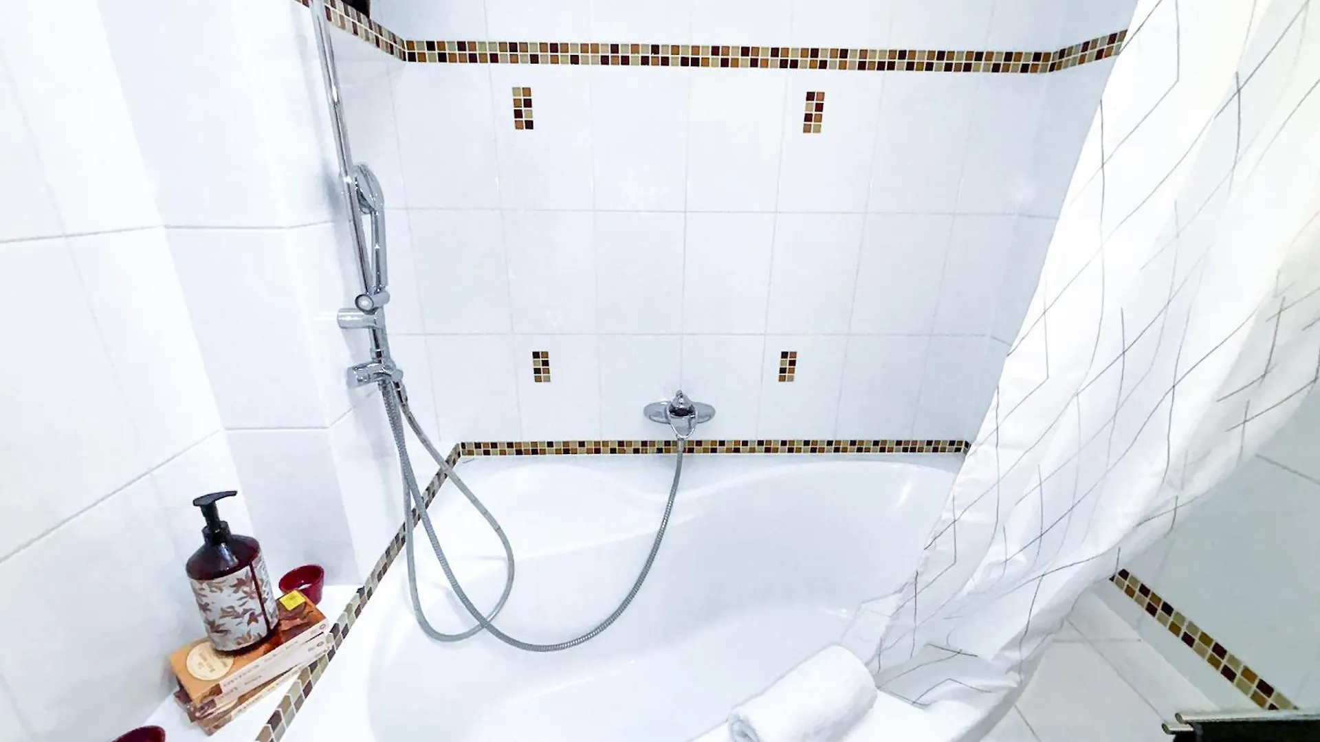 Sonniges Apartment Mit Terrasse, 15Min Ins Zentrum Vienna Austria