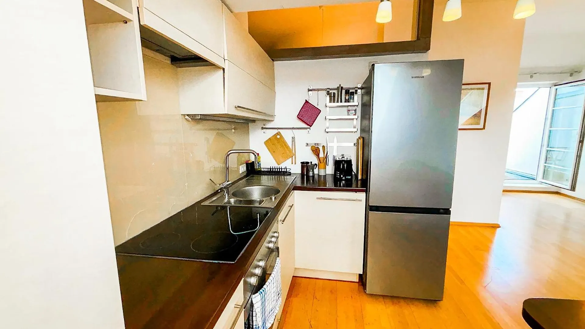 Sonniges Apartment Mit Terrasse, 15Min Ins Zentrum Vienna